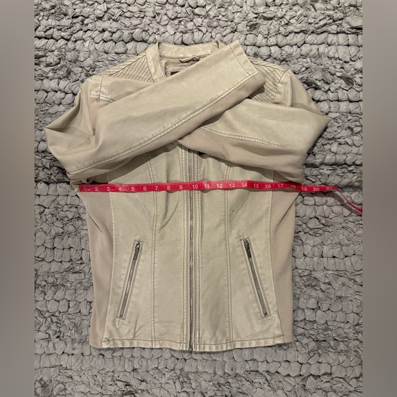 FLAWED - Kenneth Cole Reaction Cream Vegan Leather Moto Jacket - Picture 6 of 12